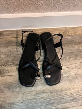 Old Navy Black Strappy Toe Ring Sandals | Silver Accent | Size 10